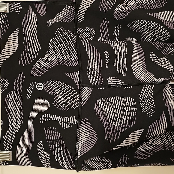 236. Lululemon Wunder Under Pant high rise - Picture 4 of 9